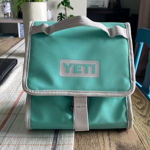 Yeti lunch box